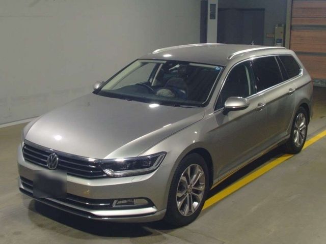 15002 Volkswagen Passat variant 3CCZE 2015 г. (TAA Yokohama)